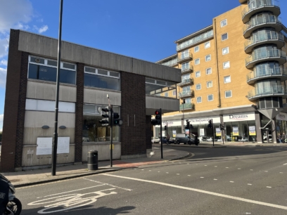 FELTHAM -72/74 High Street